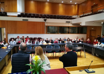 Μαθητές και μαθήτριες από την Ευρώπη συνομιλούν με τον Δήμαρχο για την ανακύκλωση