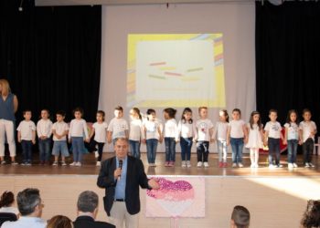 «Δώσε όλα τα χρώματα στα χέρια των παιδιών»