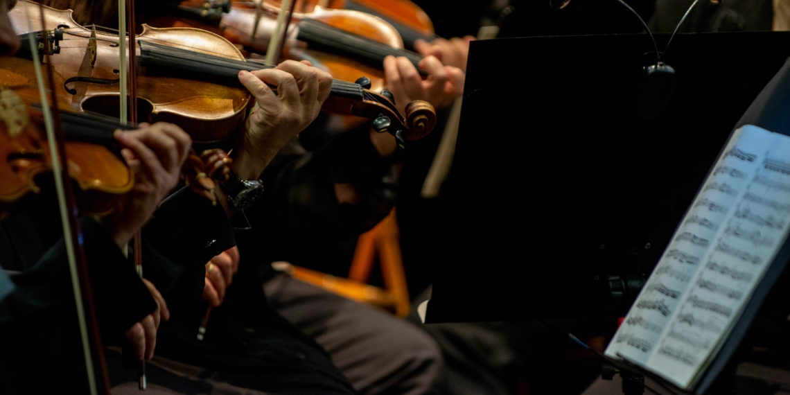 Η ορχήστρα Academica στο θέατρο «Αλέξης Μινωτής»