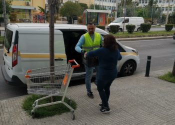 Πόρτα Πόρτα η υποστήριξη του Κοινωνικού Παντοπωλείου