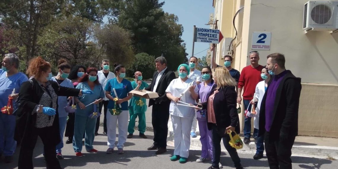 Λαμπάδες και αυγά στο Νοσοκομείο «Αγία Βάρβαρα»