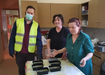 Εθελοντική διανομή Πασχαλινού Γεύματος και Προϊόντων