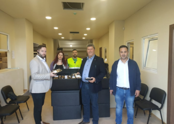 Κατ’ οίκον διανομή και τα γεύματα της περιφέρειας από τον δήμο Αιγάλεω