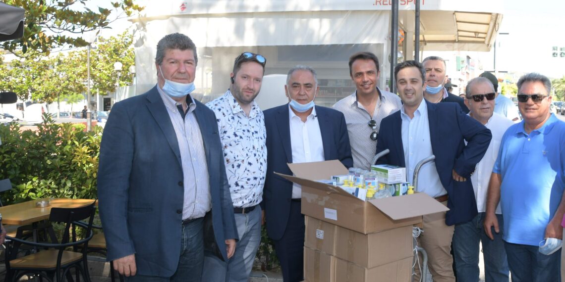 Διανομή ειδών προστασίας σε επιχειρήσεις μαζί με το Ε.Ε.Α.