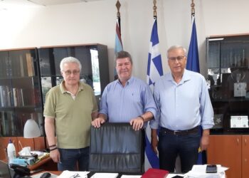 Σύσκεψη Δημάρχου με Υπουργείο Εσωτερικών και ΚΤΥΠ για τα σχολεία