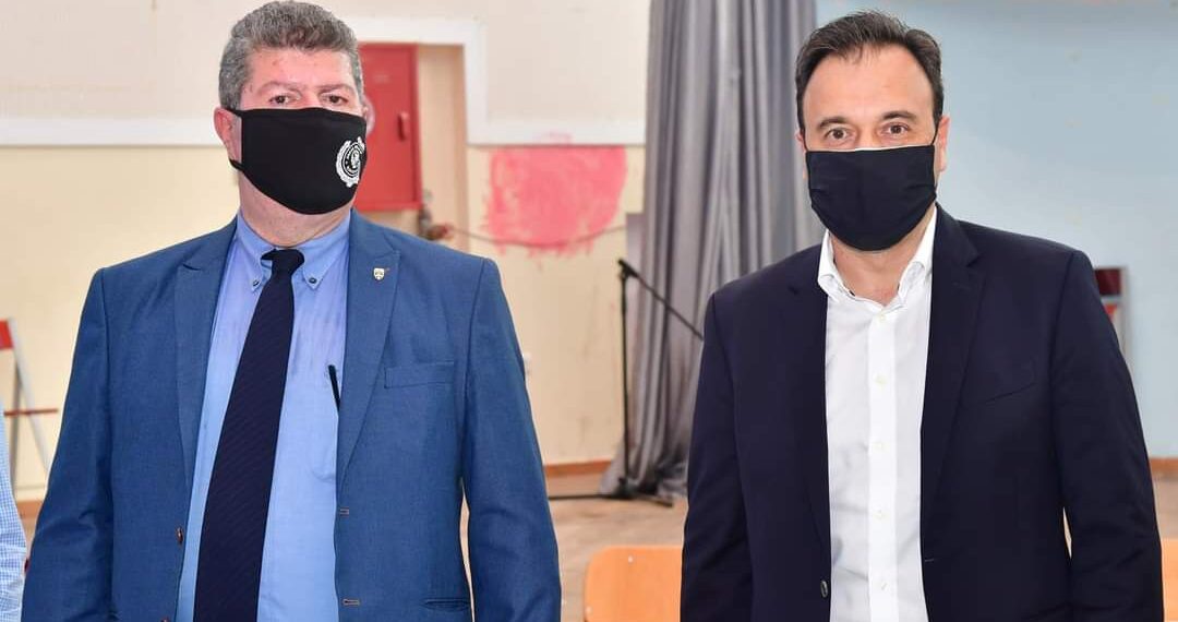 Παράδοση συσκευασιών απολυμαντικών και αντισηπτικών στα Ειδικά Σχολεία Αιγάλεω