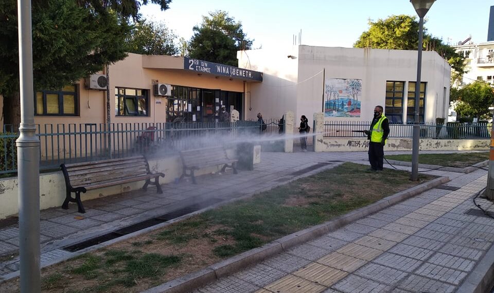 Καθημερινές απολυμάνσεις σε κέντρο και γειτονιές