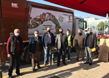 Καφέ Κάδοι για τη συλλογή βιοαποβλήτων στις λαϊκές αγορές