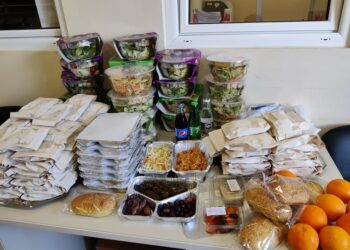 Διανομή Σαρακοστιανών από τον Δήμο Αιγάλεω