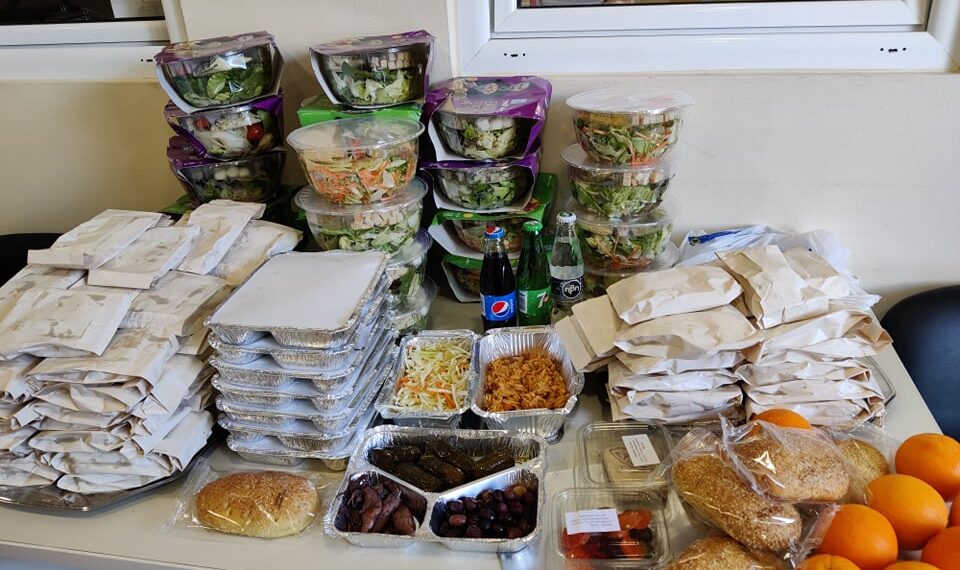 Διανομή Σαρακοστιανών από τον Δήμο Αιγάλεω