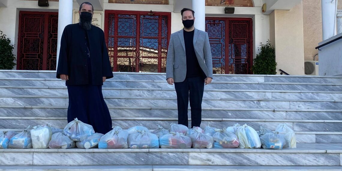 Διανομή τροφίμων στις ενορίες του Δήμου Αιγάλεω