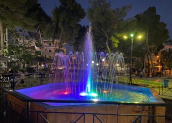 Τα συντριβάνια της πόλης μας παίρνουν ζωή.