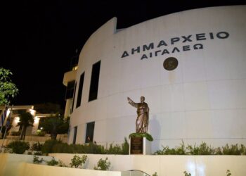 ΜΕ ΛΑΜΠΡΟΤΗΤΑ ΠΡΑΓΜΑΤΟΠΟΙΗΘΗΚΑΝ ΤΑ ΑΠΟΚΑΛΥΠΤΗΡΙΑ ΤΟΥ ΑΝΔΡΙΑΝΤΑ ΤΟΥ ΚΛΕΙΣΘΕΝΗ