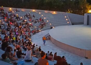Πλημμύρισε παιδικά χαμόγελα το θέατρο «Αλέξης Μινωτής»