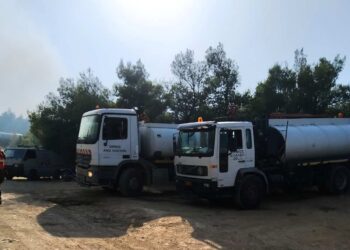 Συνδρομή στην κατάσβεση της φωτιάς στο Ποικίλο Όρος