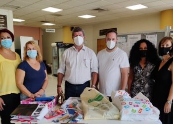 Συγκέντρωση σχολικών ειδών για μαθητές, από τον Δήμο Αιγάλεω και το «Όλοι Μαζί Μπορούμε»