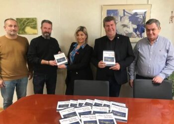 Παράδοση του βιβλίου «Η Μάχη της Κρήτης 1821-1824» στο Σύλλογο Κρητών Αιγάλεω