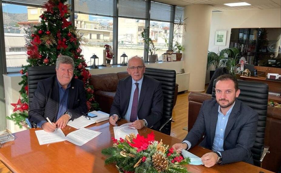 Υπογράφτηκε η σύμβαση για το έργο με τίτλο «Προμήθεια ειδικού εξοπλισμού για τη δημιουργία έξυπνης πλατείας (Smart Square)»