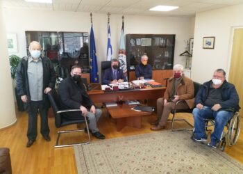 Συνάντηση Δημάρχου Αιγάλεω Γιάννη Γκίκα με εκπροσώπους του Πανελληνίου Συλλόγου Παραπληγικών
