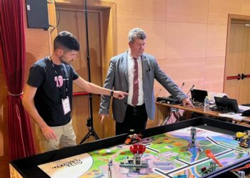 Στον Περιφερειακό Διαγωνισμό Αττικής “FIRST® LEGO® LeagueChallenge Αθήνα” ο Δήμαρχος Αιγάλεω Γιάννης Γκίκας