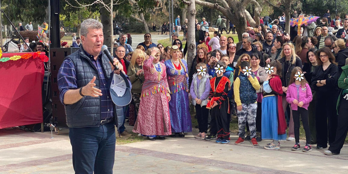 Μικροί και μεγάλοι απόλαυσαν τα Κούλουμα στο Άλσος Αιγάλεω