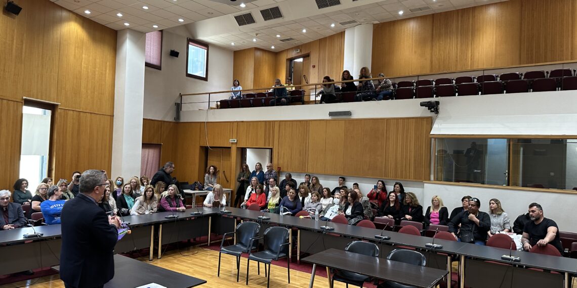 Ο Δήμος Αιγάλεω βράβευσε τους υπαλλήλους του Δήμου για την εκπαιδευτική τους εξέλιξη