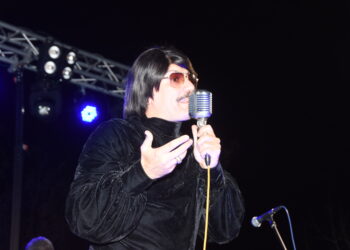 Ατέλειωτο Κέφι & Νέα Πνοή στη Συναυλία του Τόνι Σφήνου στο Αιγάλεω