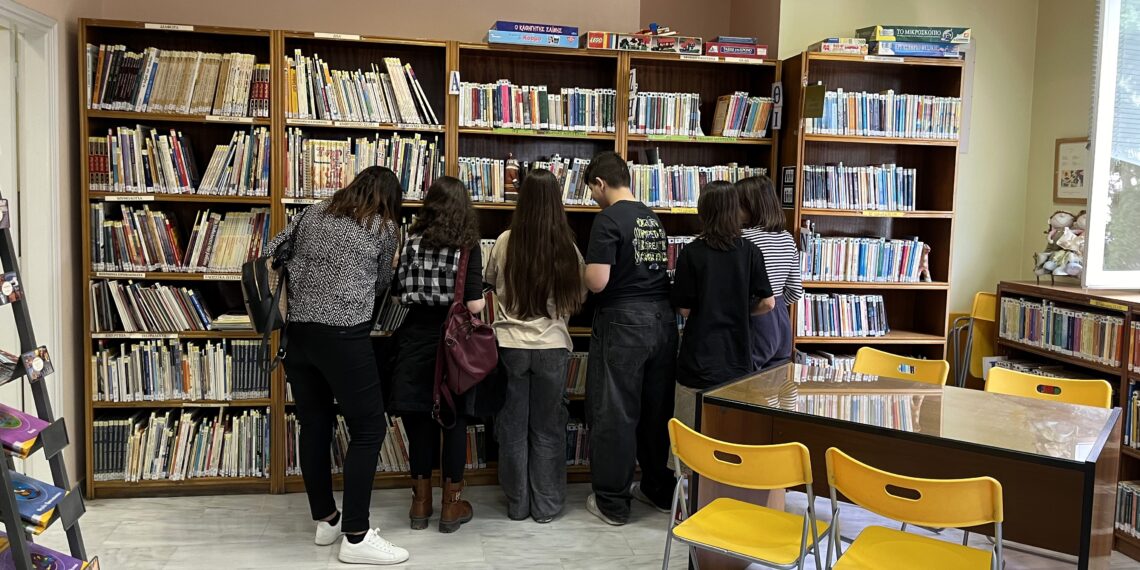 Το τμήμα Φιλαναγνωσίας του 3ου Γυμνασίου Αιγάλεω επισκέφτηκε τη Δημοτική Βιβλιοθήκη