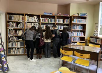 Το τμήμα Φιλαναγνωσίας του 3ου Γυμνασίου Αιγάλεω επισκέφτηκε τη Δημοτική Βιβλιοθήκη