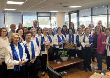 Τα κάλαντα του Λαζάρου έψαλλαν στον Δήμαρχο Αιγάλεω Λάμπρο Σκλαβούνο τα μέλη του 4ου  ΚΑΠΗ Αιγάλεω