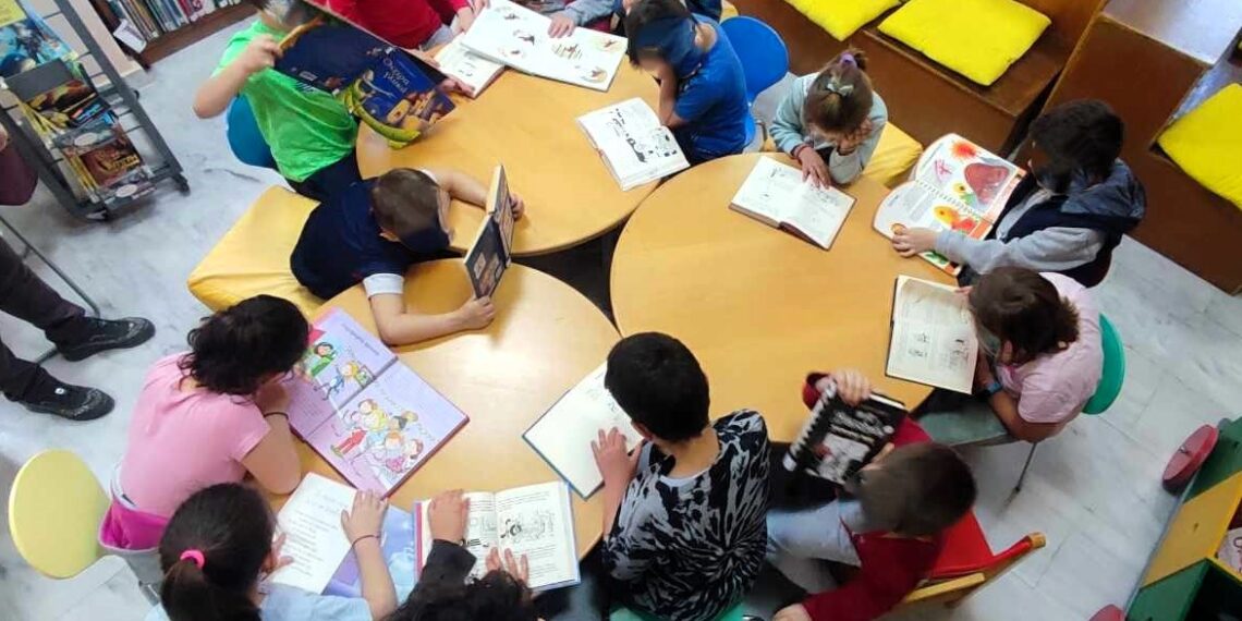 Ο Δήμος Αιγάλεω τίμησε την Παγκόσμια Ημέρα Παιδικού Βιβλίου με γέλια, παιδικές φωνές, φαντασία & δημιουργία!