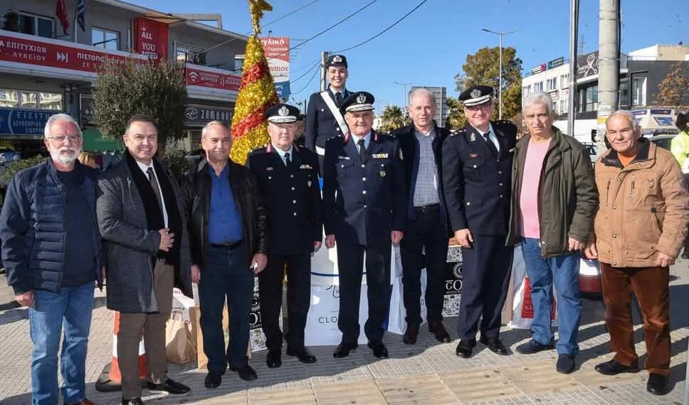 Εθιμοτυπική Τιμητική Δράση σε Τροχονόμο του Αιγάλεω την Παραμονή Πρωτοχρονιάς