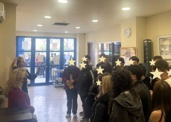 Στηρίζοντας τους συμπολίτες μας: Επίσκεψη των μαθητών του 3ου Λυκείου Αιγάλεω στις Δομές Κοινωνικής Αλληλεγγύης