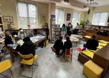 Ταξίδι στον κόσμο των βιβλίων: Οι μαθητές του 12ου Δημοτικού Σχολείου Αιγάλεω στη Δημοτική Βιβλιοθήκη