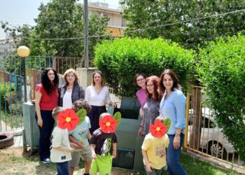 Μαθητές και εκπαιδευτικοί μαθαίνουν να κομποστοποιούν!