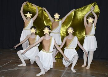 «Χορεύοντας τον Πλανήτη, ταξιδεύοντας το κοινό»