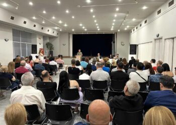 Με μεγάλη επιτυχία πραγματοποιήθηκε η παρουσίαση του βιβλίου«Η ηγεσία θέλει… Παπούτσια» στον Δήμο Αιγάλεω