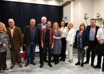 “Με ακούς;” – Ο Δήμος Αιγάλεω ένωσε φωνές και γενιές κατά της έμφυλης βίας