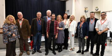 “Με ακούς;” – Ο Δήμος Αιγάλεω ένωσε φωνές και γενιές κατά της έμφυλης βίας