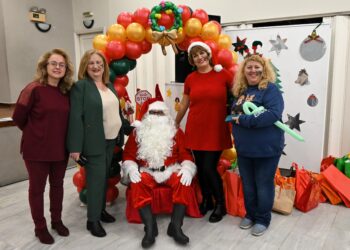 Χριστουγεννιάτικη γιορτή χαράς και προσφοράς για τα παιδιά από τον Δήμο Αιγάλεω