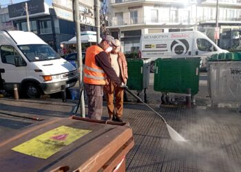 Καθαρότερη και φιλόξενη πόλη: καθαρισμός πεζοδρομίων και αντικατάσταση κάδων