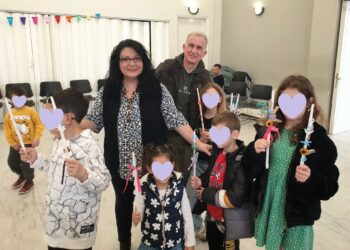 Με χρώματα και φαντασία τα παιδιά του Αιγάλεω δημιούργησαν τις δικές τους πασχαλινές λαμπάδες