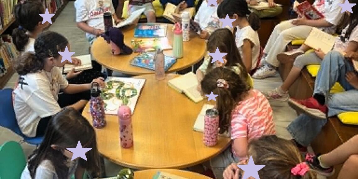 Ένα ταξίδι στον κόσμο των βιβλίων για τους μαθητές της Α΄ και Β΄ Τάξης του 4ου Δημοτικού Σχολείου Αιγάλεω