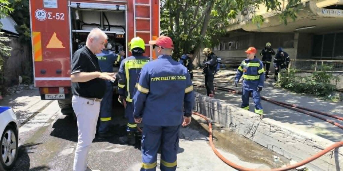 Άμεση κινητοποίηση του Δήμου Αιγάλεω για τη συνδρομή στην αντιμετώπιση της πυρκαγιάς σε εργοστασιακό χώρο
