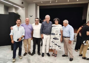 Με επιτυχία ολοκληρώθηκε η έκθεση των Εικαστικών Εργαστηρίων Ζωγραφικής και Κεραμικής του Δήμου Αιγάλεω